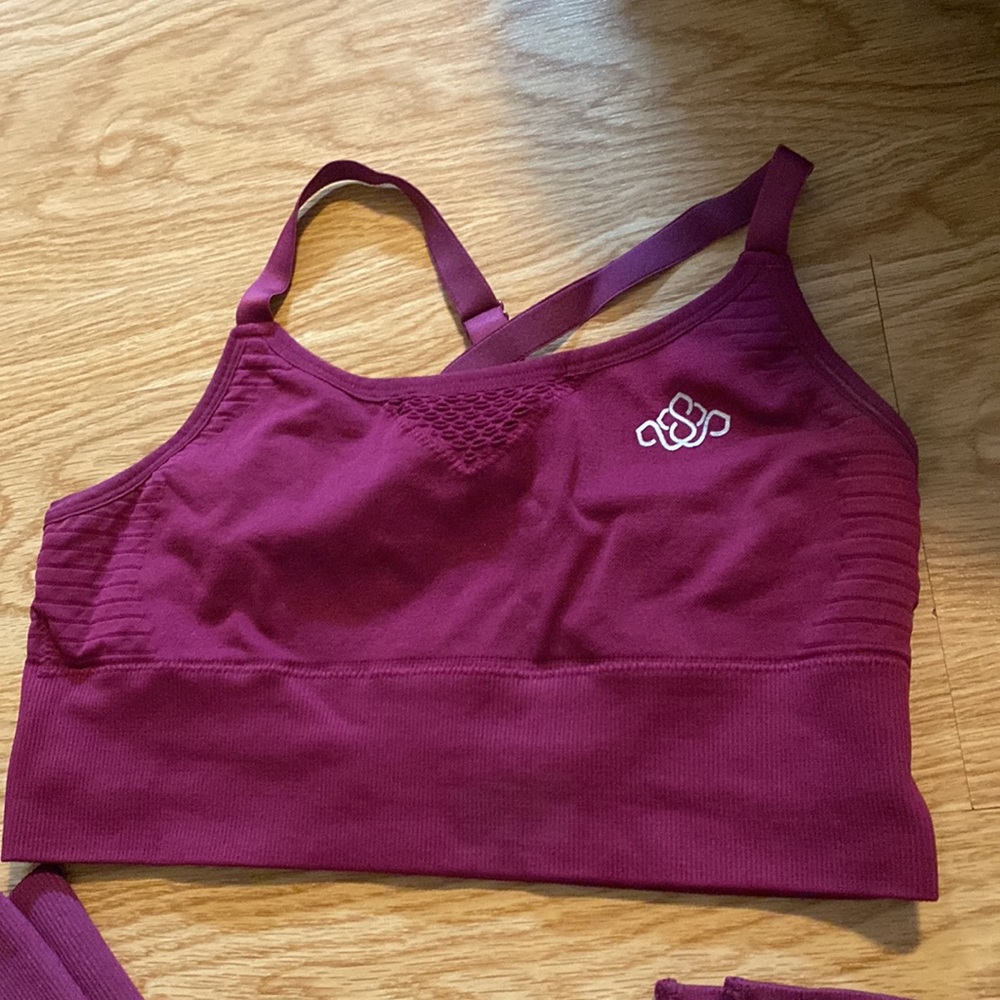 Compression Activewear - Picture 5 of 8